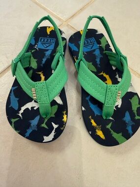 Reef Kids Green Shark-Print Flip Flop Sandals, NWOT, Toddler 9
